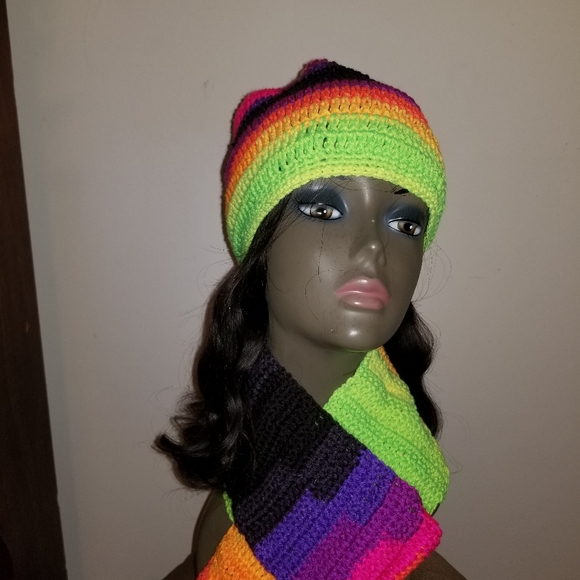 Hat and scarf set - Picture 2 of 15